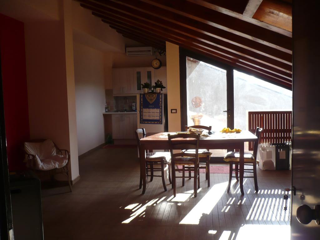 Appartement Casa Jolie à Fiumefreddo di Sicilia Chambre photo